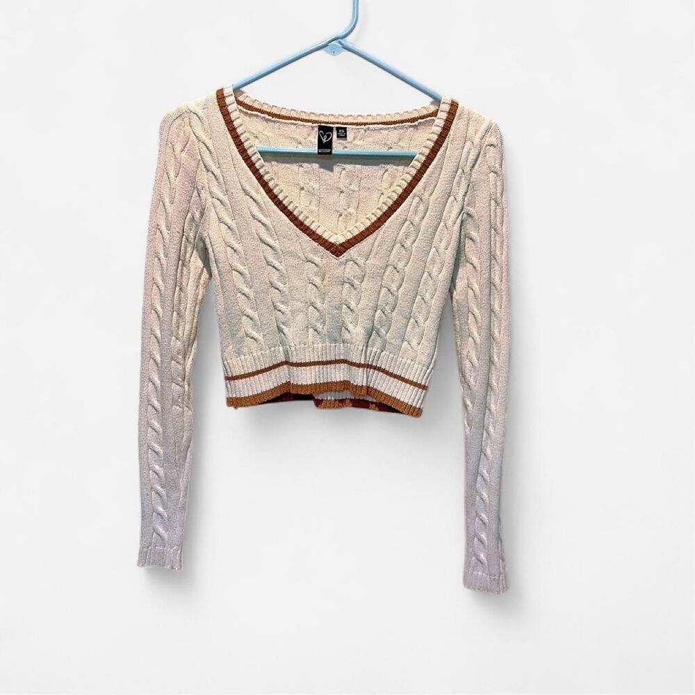 Windsor Women's Cream and White Jumper
